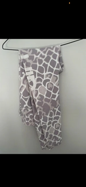 Aimn tights  - Tights från aimn med fint print, Strl M