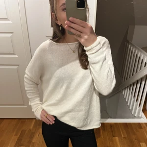 Stickad tröja  - Super snygg stickad tröja från zara Stick ej!