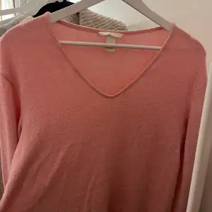 Rosa tröja som ej kommer till användning! Köparen står för frakt!💌