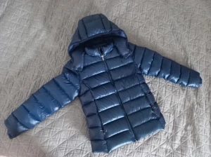 Snygg Ralph lauren jacka  - Vi säljer nu denna Ralph lauren jacka som är otroligt trendig just nu. Den är i nyskick och bara använd ett fåtal gånger. Storlek s/m 