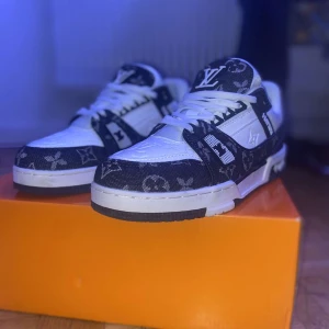 Lv sneakers  - Snabb affär