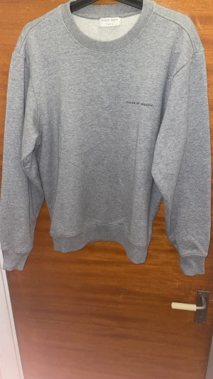 Tiger College Tröja - Tiger college tröja  Väldigt bra skick  Storlek M  Nypris : 1200kr 