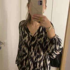 Blus - Blus jag köpt på plick men använt typ 1 gång , nyskick