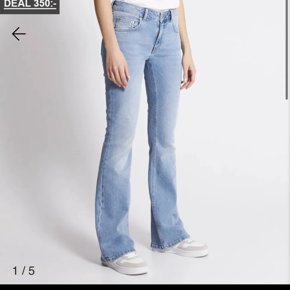 Säljer mina jeans från Lager 157, i storlek L skulle säga att dom passar M oxå, längden ä bra fö mej som ä 175💞nypris: 400kr mitt pris: 300kr  Dom är som nya använt max 3ggr. Jeans & Byxor.