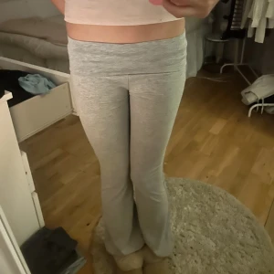 Yoga pants - Värdens snyggaste yoga pants som jag tyvärr säljer då dom är för korta❣️ skriv för mer information! (Dom är insydda i benen så dom blivit mer low Waits)