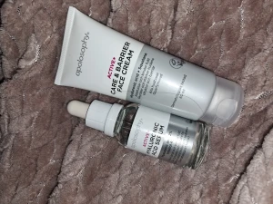 Hudvård - Serum och face cream från Apolosophy, ordinariepris för båda 150kr. Aldrig använda, inte ens öppnade