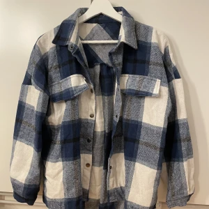 Jacka🩷 - Jacka från Shein, bra skick!