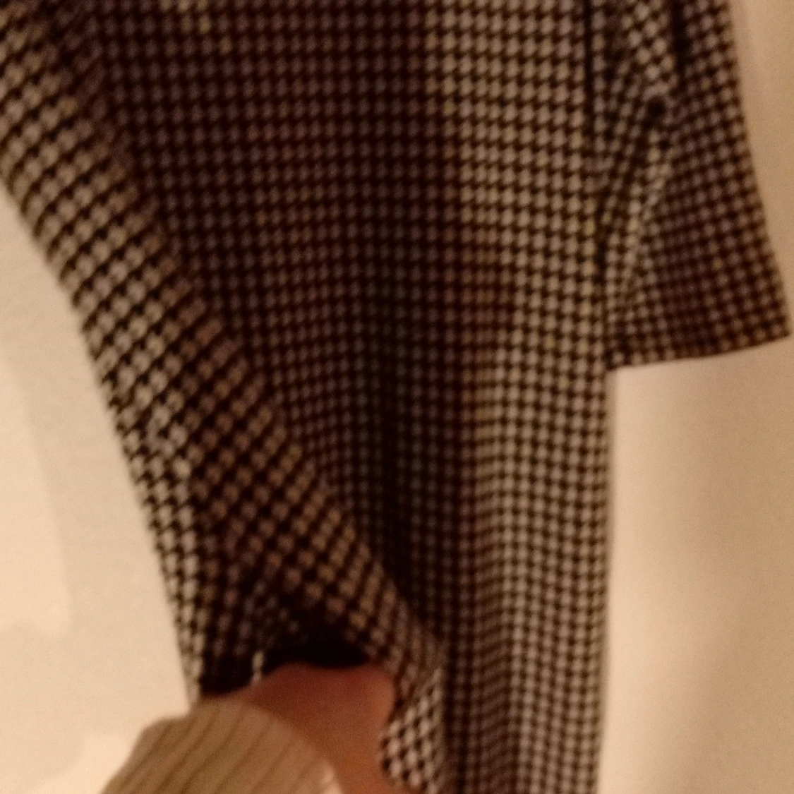 Hundtandsmönstrad klänning  - 90