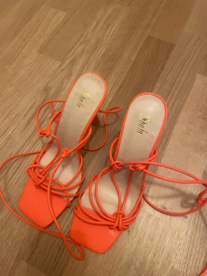 Klackar - Aldrig använda, så fina på sommaren 