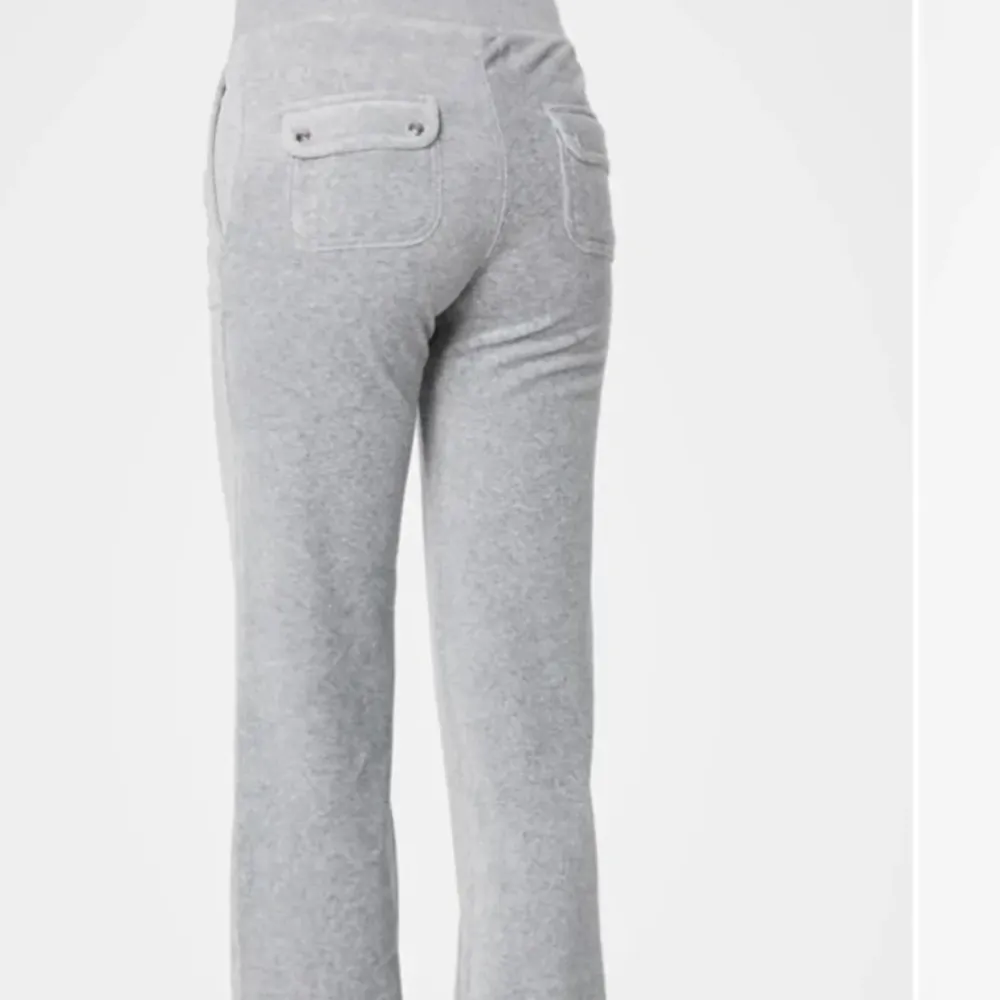 Jätte fina juicy byxor som jag inte får användning av längre hör av er om ni vill ha bilder eller lägga ett prisförslag är det bara att kontakta . Jeans & Byxor.