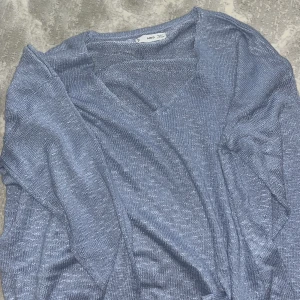 MANGO thin sweater - Blue-gray colour very cute knitted thin sweater. Never worn. Great condition. Original price: 399KR Looks good on M people.