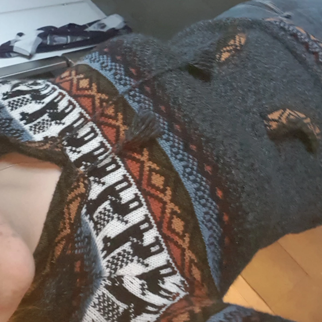 Stickad huvtröja - 90