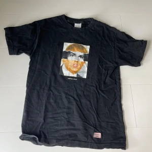 American psycho tshirt - Cool T-shirt från 40s & Shorties Köpt för 400kr Köparen står för frakten 