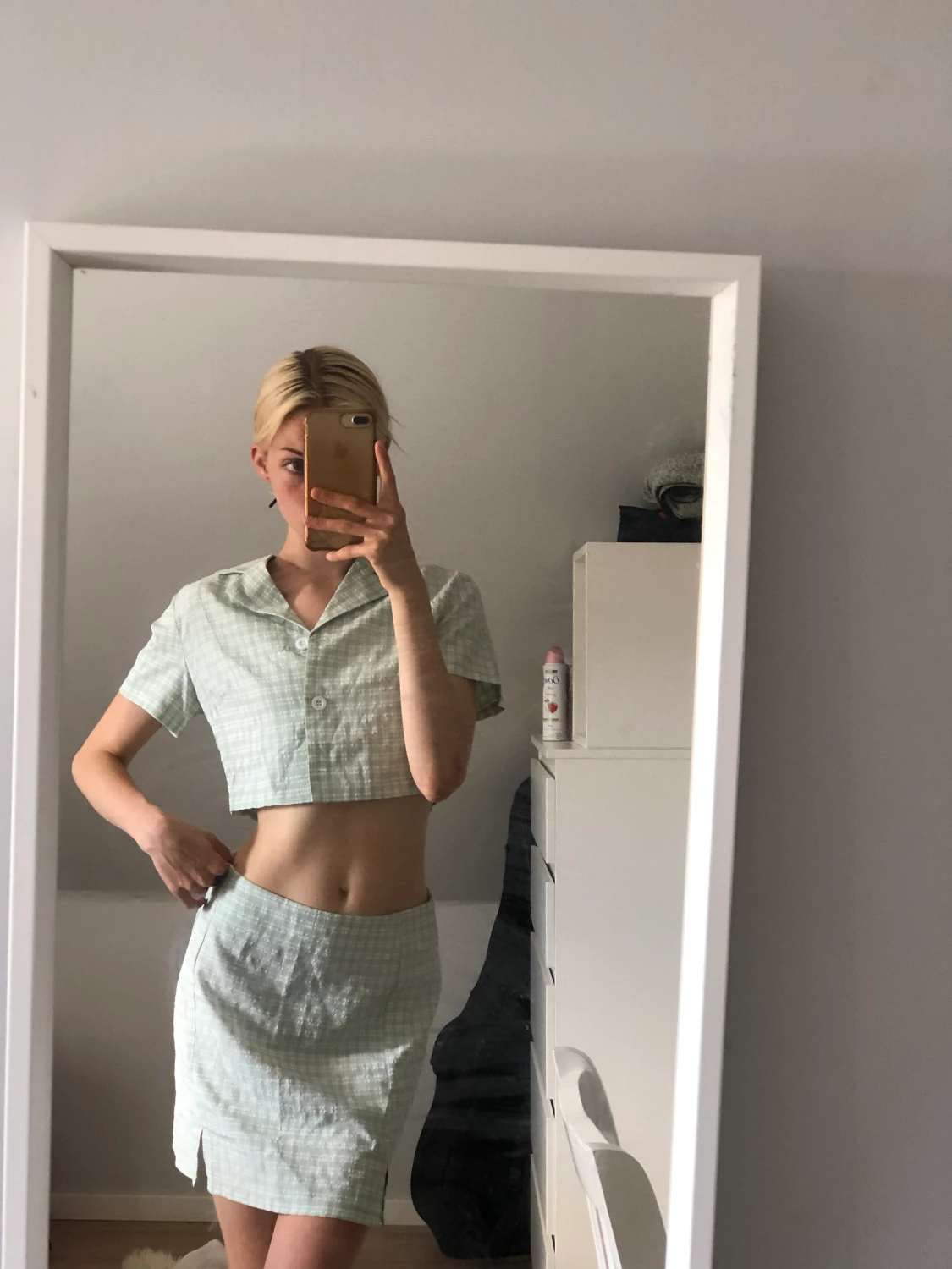 Grönt sett kjol och T-shirt skjorta  - 90