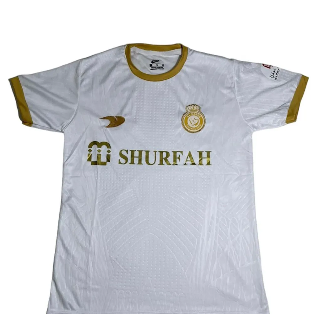 AL Nassr fotbollströja . T-shirts.
