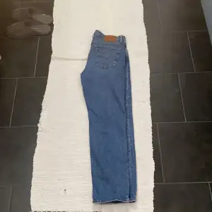 Levis jeans Ej använda, mörkblå färg W34 L32 Priset kan ändras