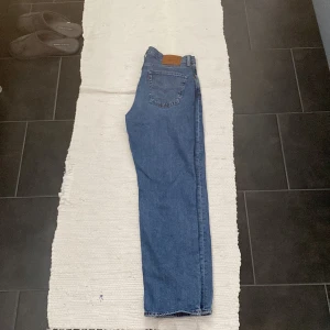 Jeans - Levis jeans Ej använda, mörkblå färg W34 L32 Priset kan ändras