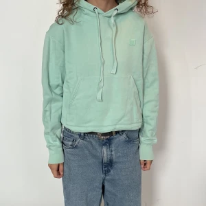 Acne studios hoodie - Ett hål på sidan annars bra skick!