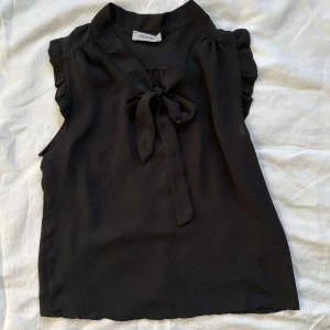 Topp - Svart topp, passar till xs-m
