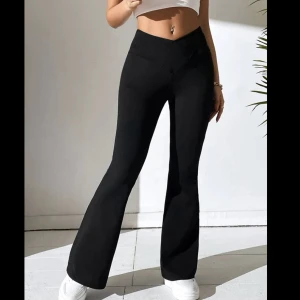 Leggings - Storlek L petite, passar nog någon som är runt 170 perfekt! Går bra att köpa via KÖP NU⚡️