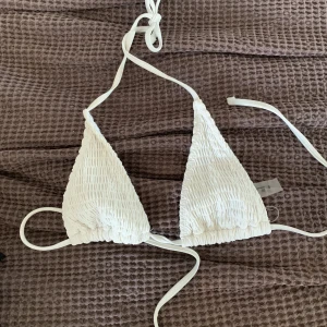 Vit bikinitopp  - Vit bikinitopp 