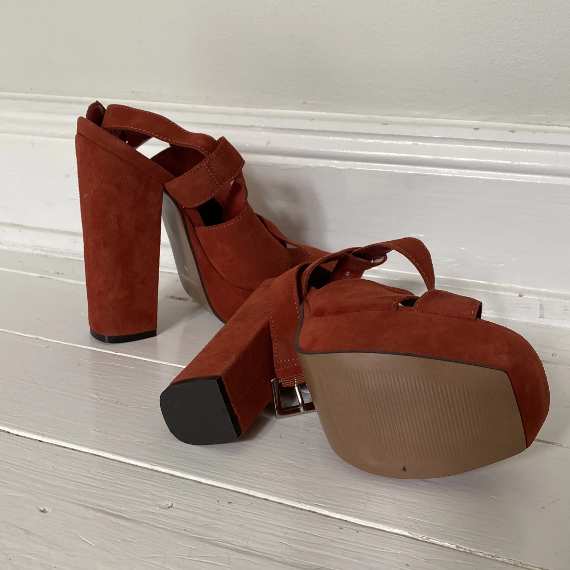 Helt nya klackar - 90