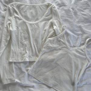 Ett vitt linne och en vit topp med spets. Båda är oanvända. Storlek Xs-s. En för 50kr eller båda för 100kr. 