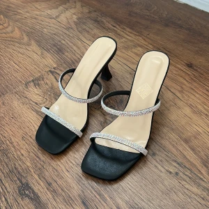 Klackskor - Klackar aldrig använda storlek 37, normal i storleken.