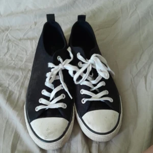 Skor - Super sick tvättas så klart innan dom skickas 