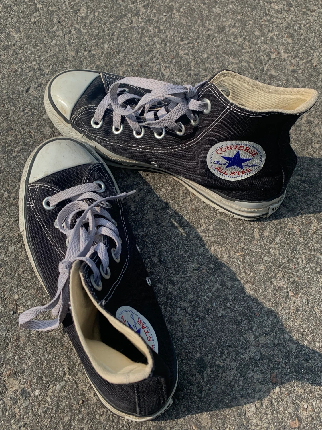 Svarta converse