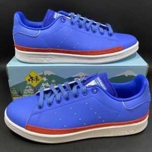 STAN SMITH x SOUTH PARK - ADIDAS X SOUTHPARK Ett par stan smith adidas, ”stan marsh”. DEAD STOCK, oöppnade och oanvända. 42. Ungefär 1300kr på stockx. Är ni intresserade eller vill ni ha fler bilder skriv gärna på instagram eller sms:a 0734233312 OBS! priset är inte satt i sten!