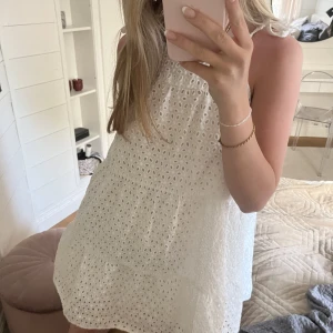 Sommarklänning💕 - Från zara! Super söt! Storlek M men liten i storlek 💕💕