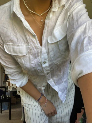 Linneskjorta - Fin linneskjorta. Köpt på HM. Skriv för fler bilder!