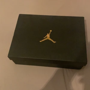 Vit blåa jordans - Vit blåa jordans