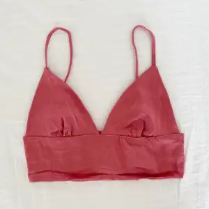 rosa topp från Zara 🤍 för liten för mig så har tyvärr inga bilder med den på 🤍 läs POLICY & FRAKT (i gillade inlägg) innan du skriver 🤍 använd gärna ”köp nu” 🤍 