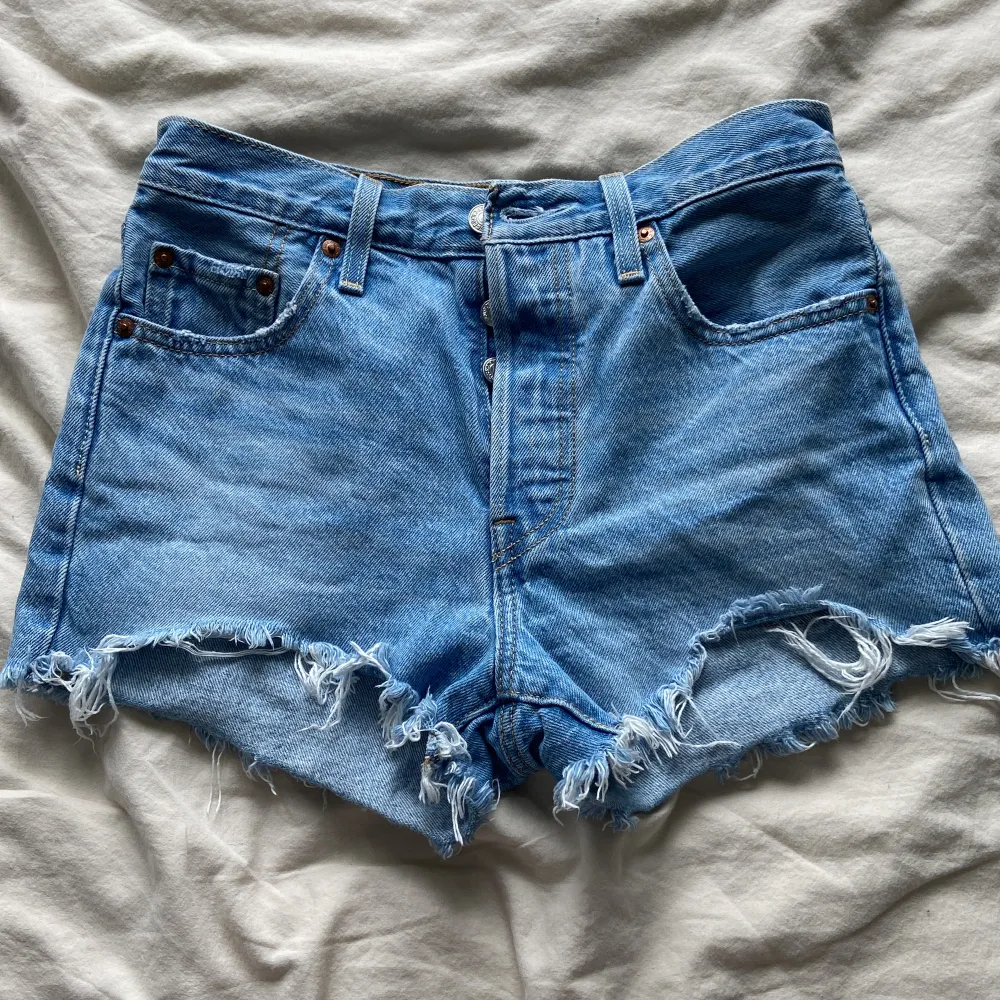 Levi's 501. Shorts.