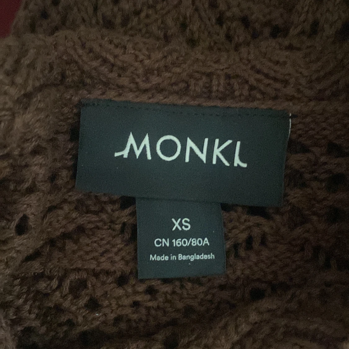 Stickat brun tröja  - 91