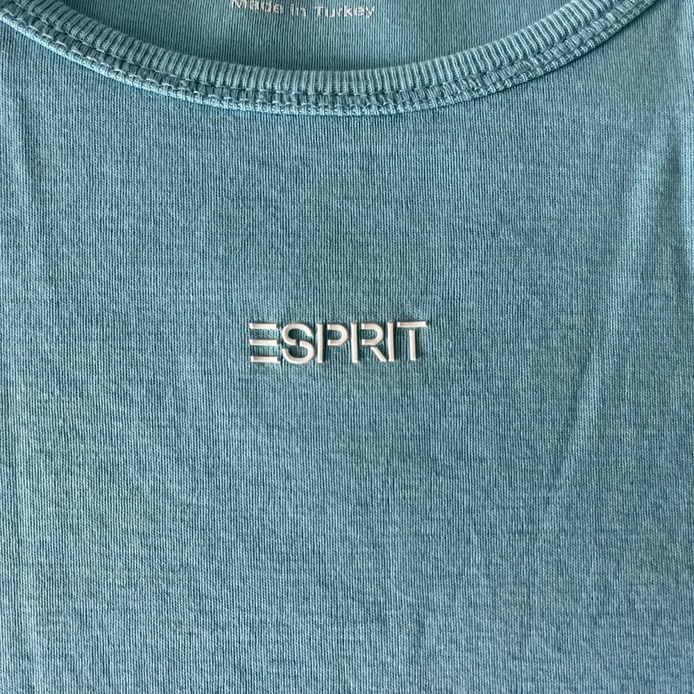 Super söt blå tröja från esprit!🤍. T-shirts.