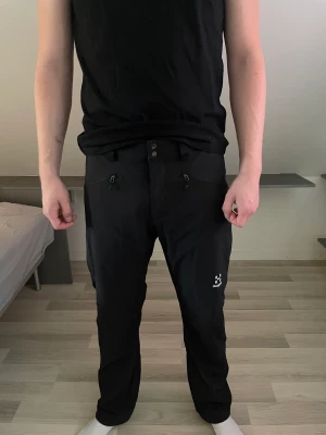 Haglöfs byxor  - Knappt använda, Storlek xl men passar även L. Jag är 187 o är lite långa för mig.