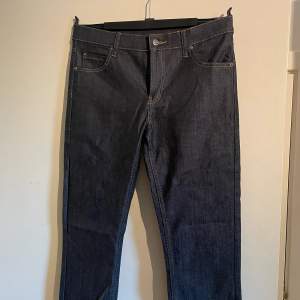 Cheap monday jeans,  Använda 1 gång  Storlek 31/34