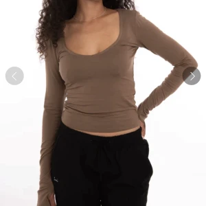 A dsgn tröja - Säljer min fina tröja från A dsgn då den inte kommer till användning, använt fåtal gånger💕💕