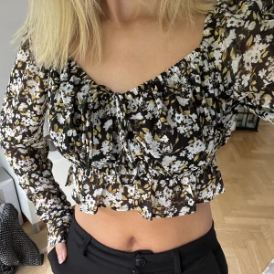 Blus från Gina Tricot - Topp/Blus från Gina Tricot.💛