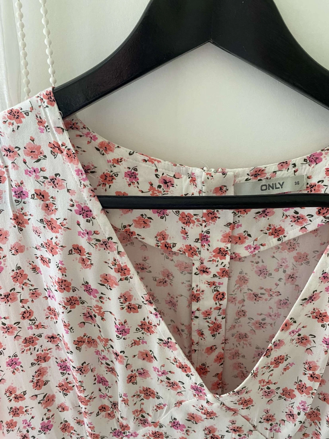 Söt blommig klänning  - 90