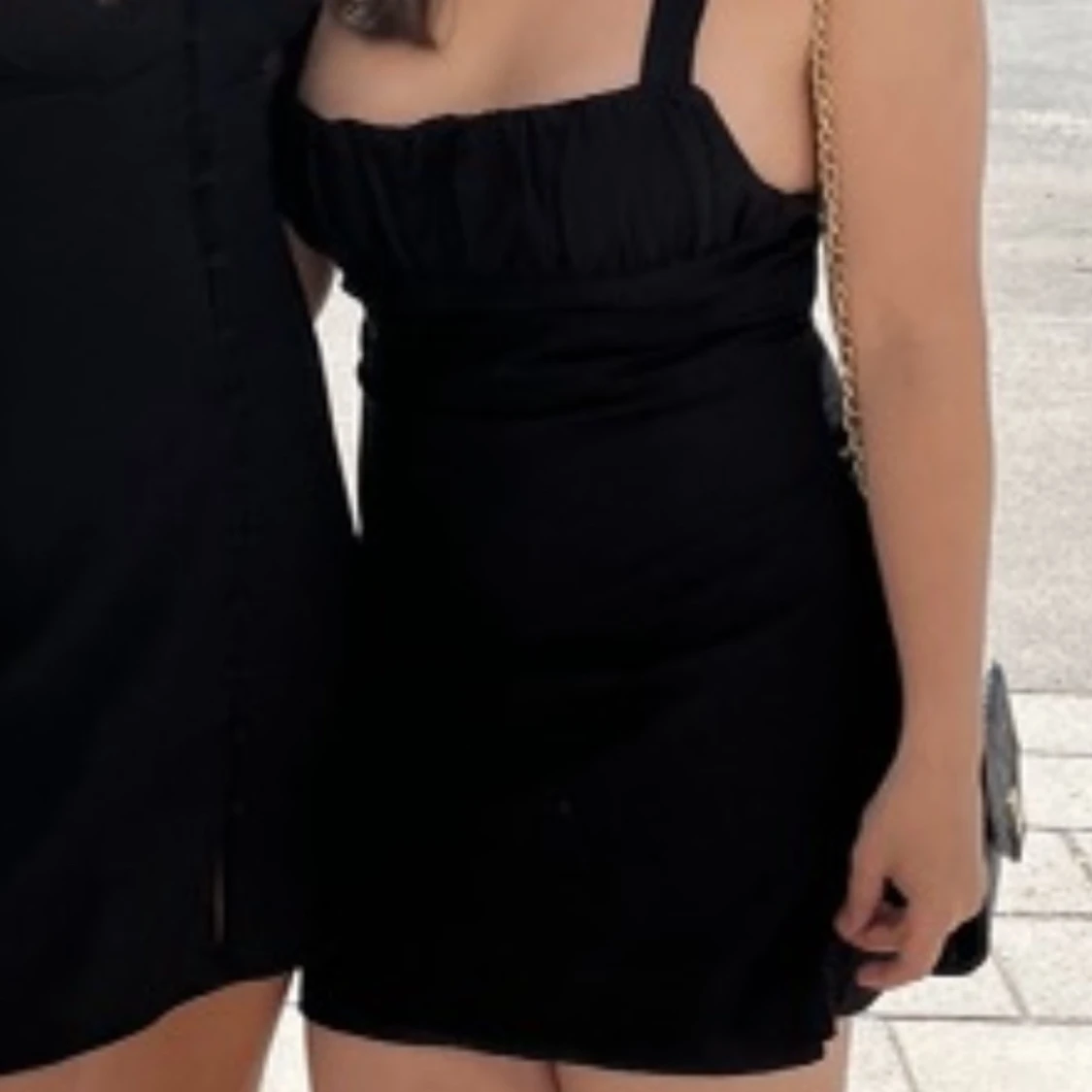 svart klänning ZARA - 90