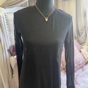 Mesh klänning  - Lång Mesh klänning från Lindex oanvänd i storlek S🎀🤍