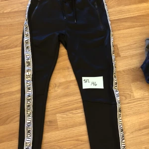 Mjukisbyxor kille - Mjukisbyxor till kille/barn