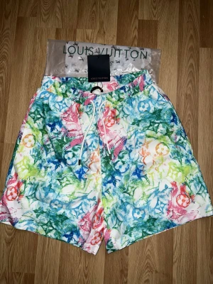 Louis vuitton badbyxor - Helt nya och oanvända  Storlek L passar också M Skick 10/10