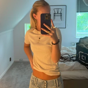 Stickad topp - Stickad topp från mango, xs, alldrig använd, beige, 150kr