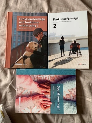 Studielitteratur  - Studielitteratur för undersköterska utbildning i absolut nyskick.  Nypris 500-570 kr/st . Säljer för 300kr/st