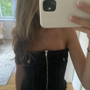 Topp  - Skit snygg korsett i jeans material från zara!